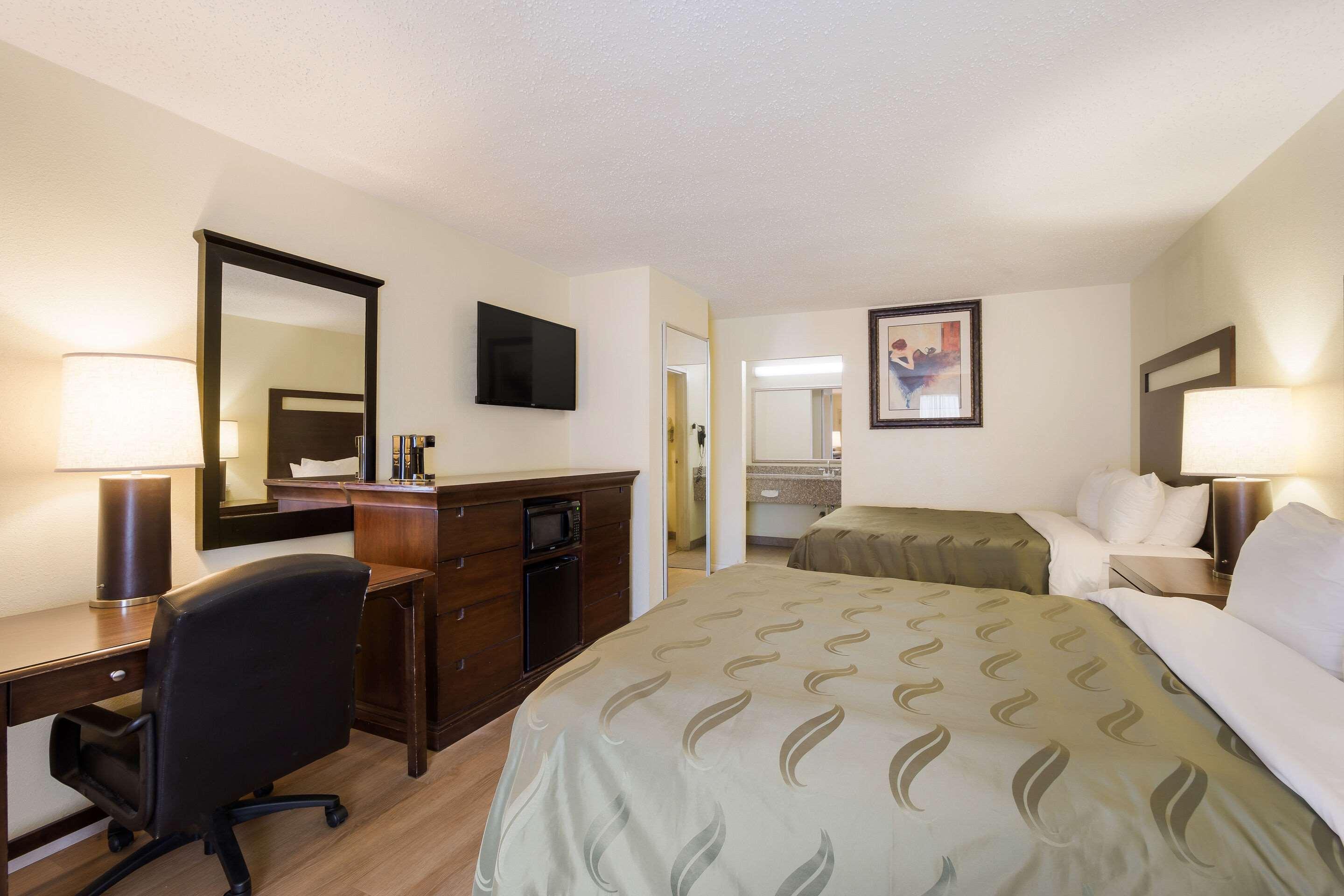 Quality Inn & Suites Conference Center Statesboro Historic District מראה חיצוני תמונה