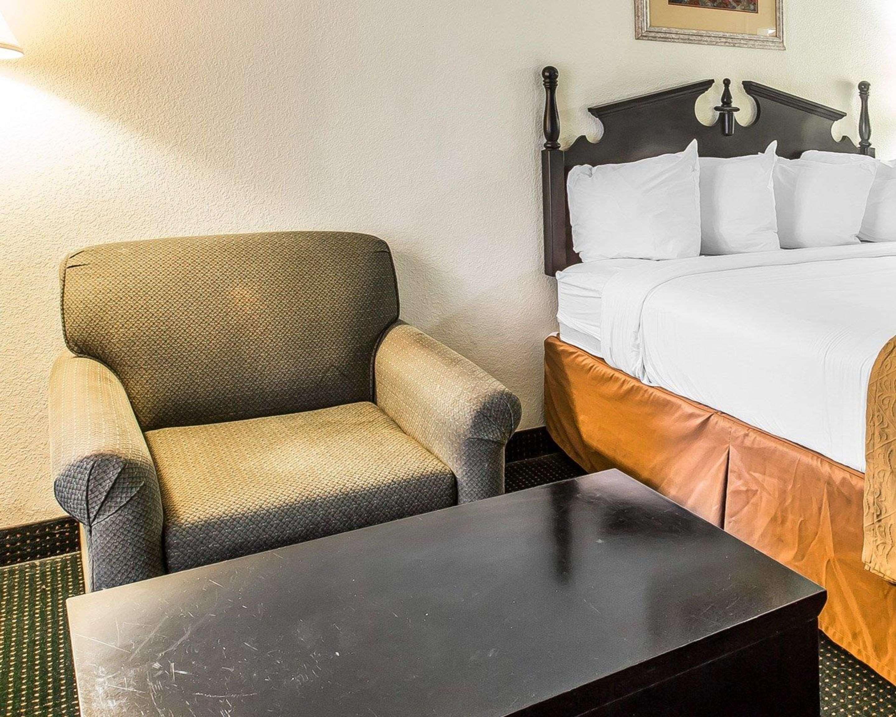 Quality Inn & Suites Conference Center Statesboro Historic District מראה חיצוני תמונה