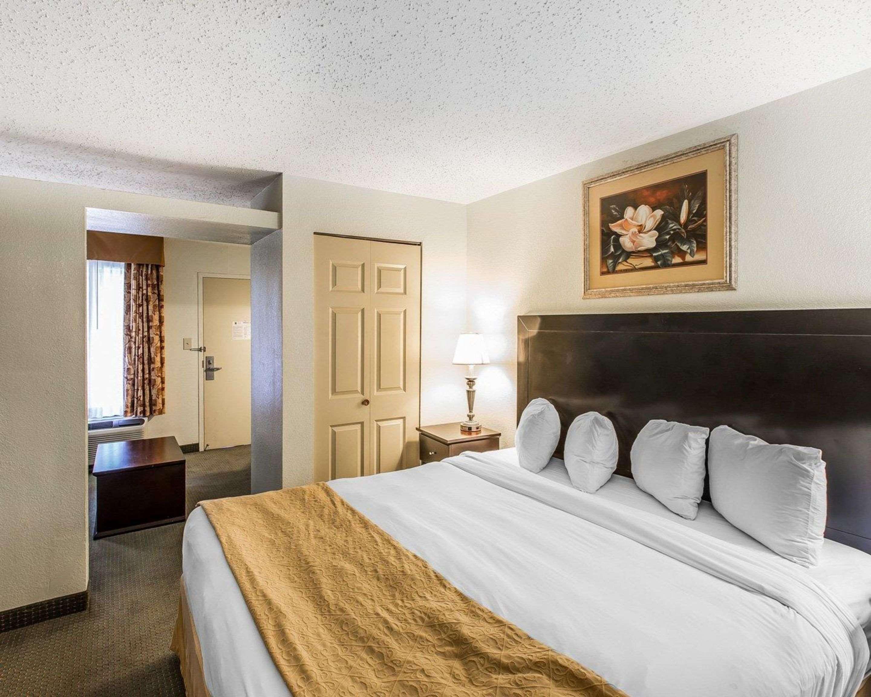 Quality Inn & Suites Conference Center Statesboro Historic District מראה חיצוני תמונה