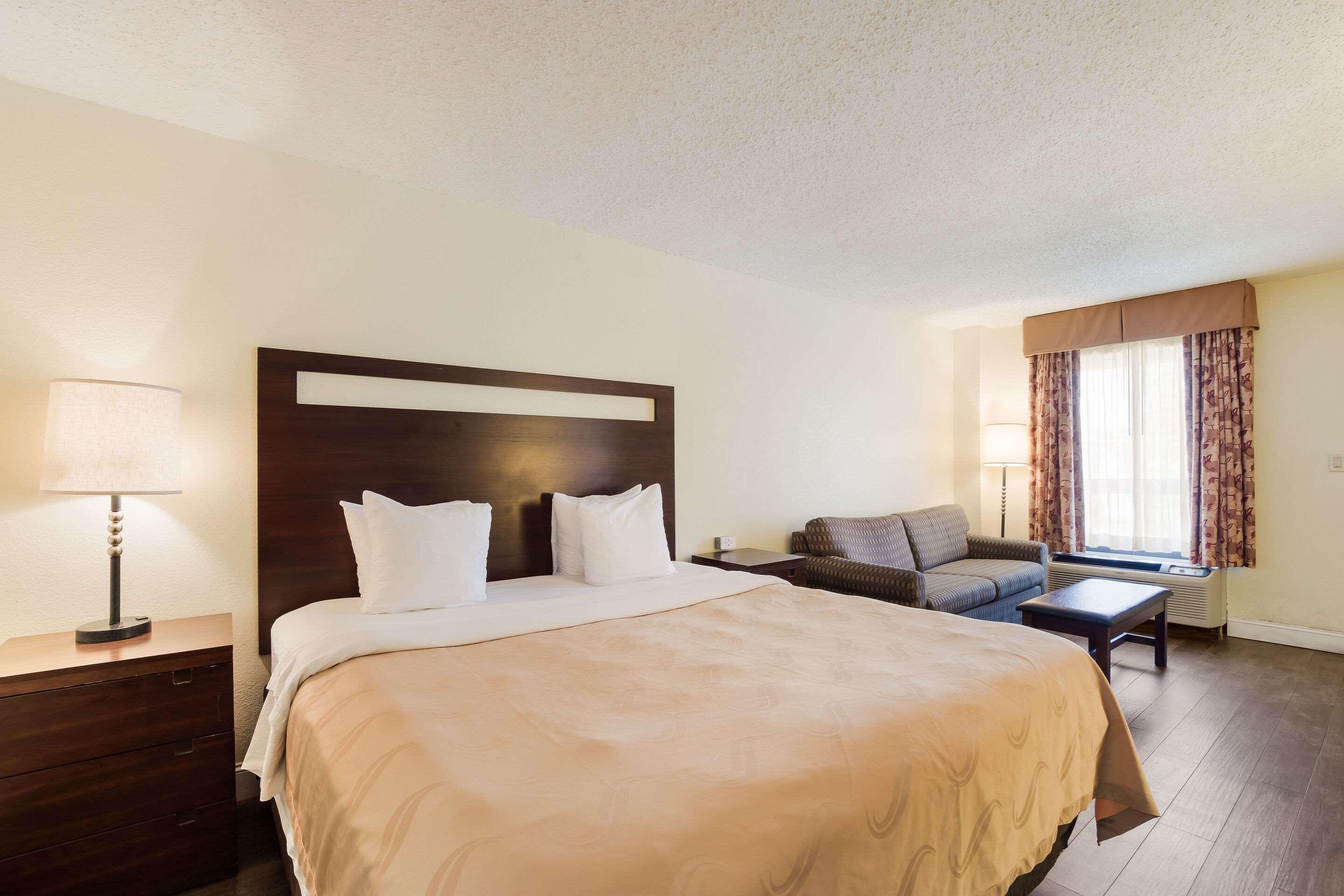 Quality Inn & Suites Conference Center Statesboro Historic District מראה חיצוני תמונה