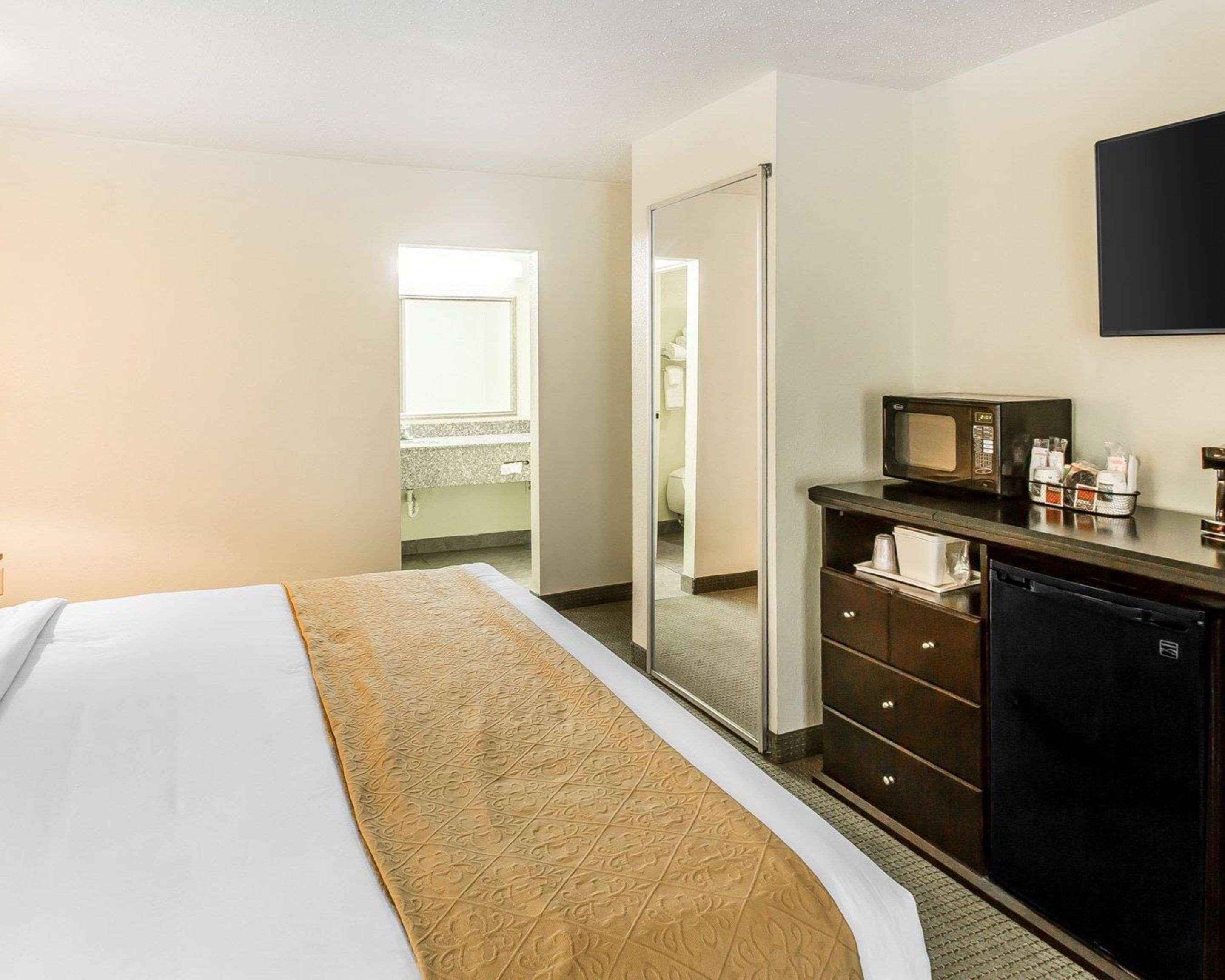 Quality Inn & Suites Conference Center Statesboro Historic District מראה חיצוני תמונה