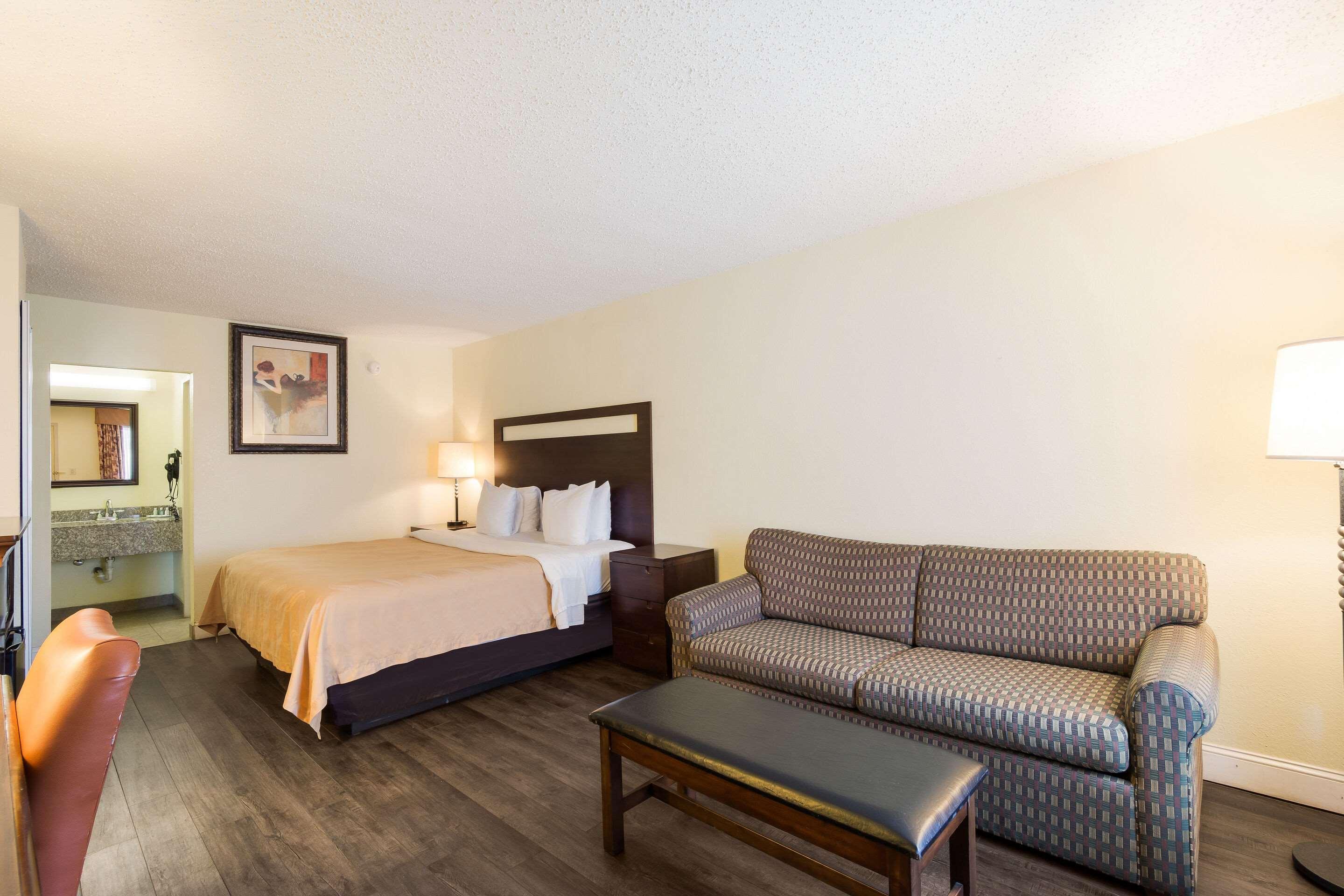Quality Inn & Suites Conference Center Statesboro Historic District מראה חיצוני תמונה