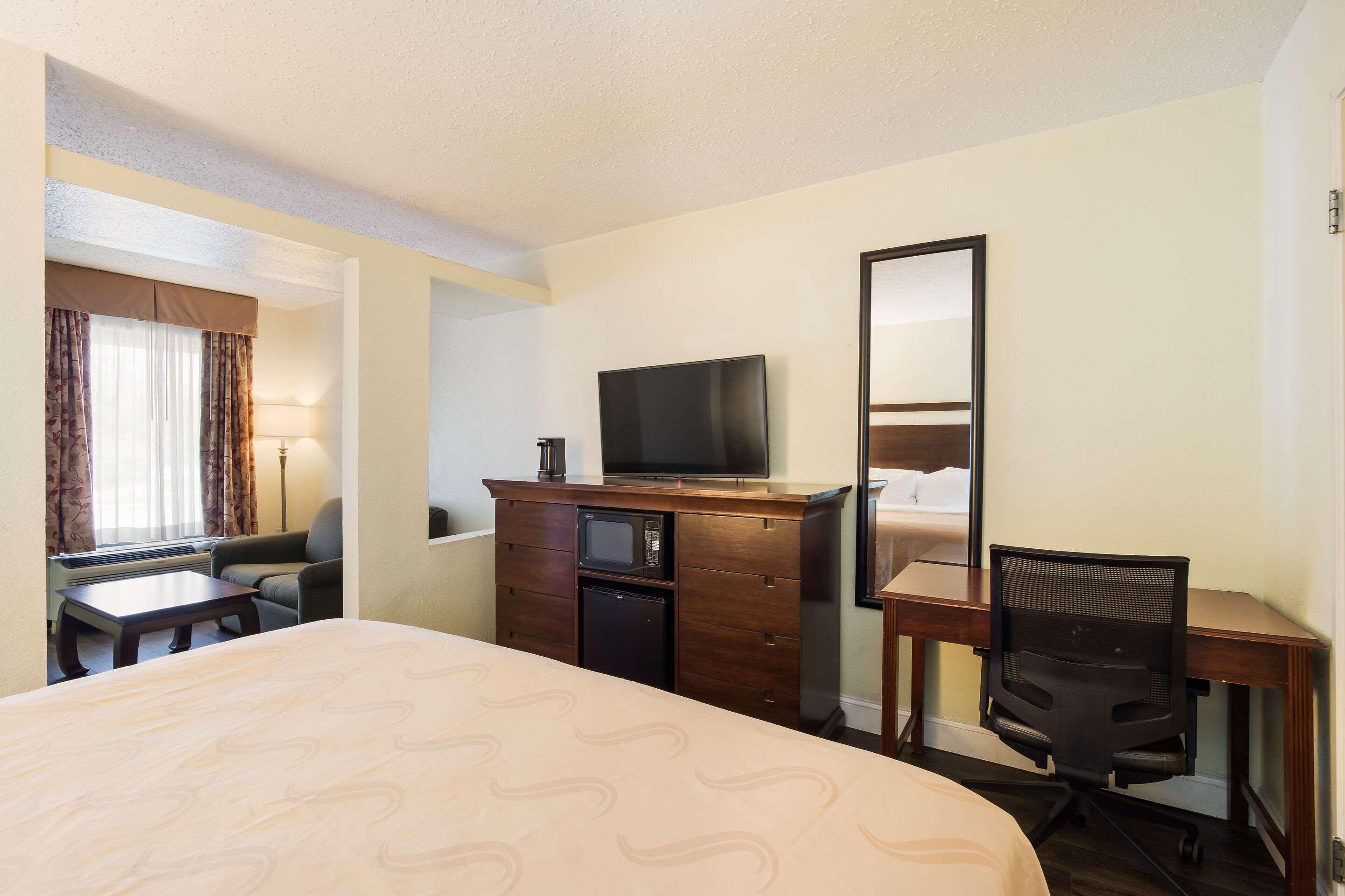 Quality Inn & Suites Conference Center Statesboro Historic District מראה חיצוני תמונה