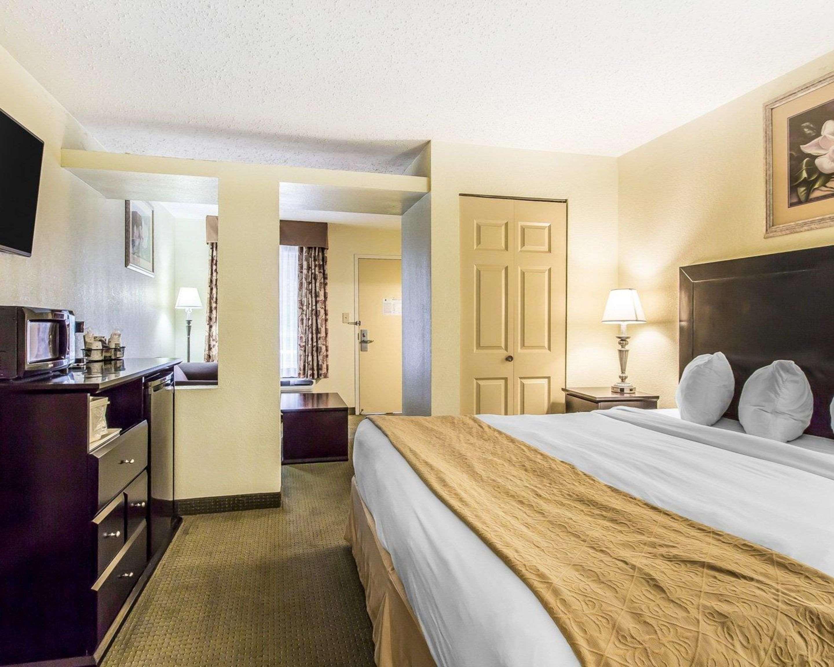 Quality Inn & Suites Conference Center Statesboro Historic District מראה חיצוני תמונה