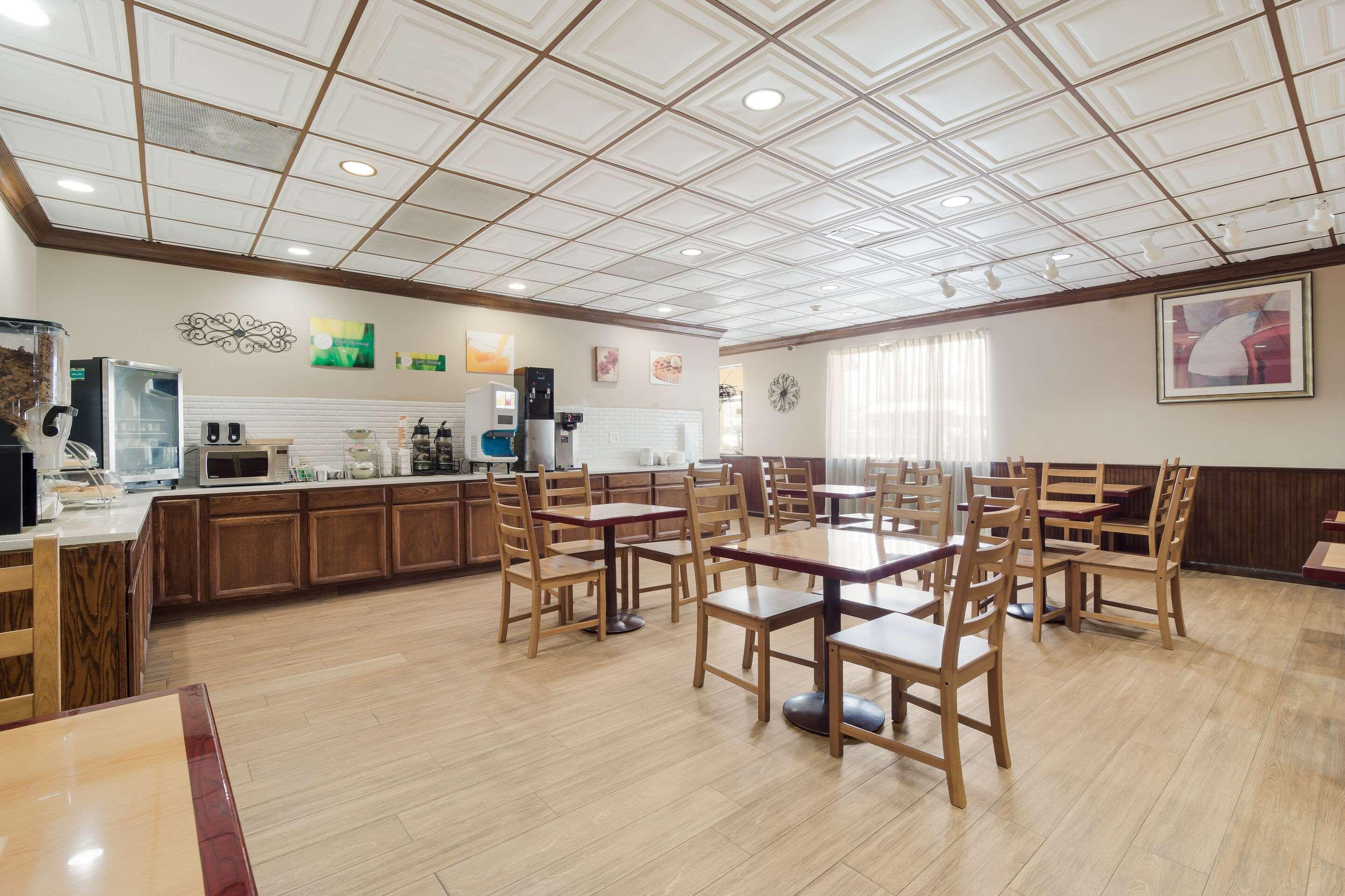 Quality Inn & Suites Conference Center Statesboro Historic District מראה חיצוני תמונה