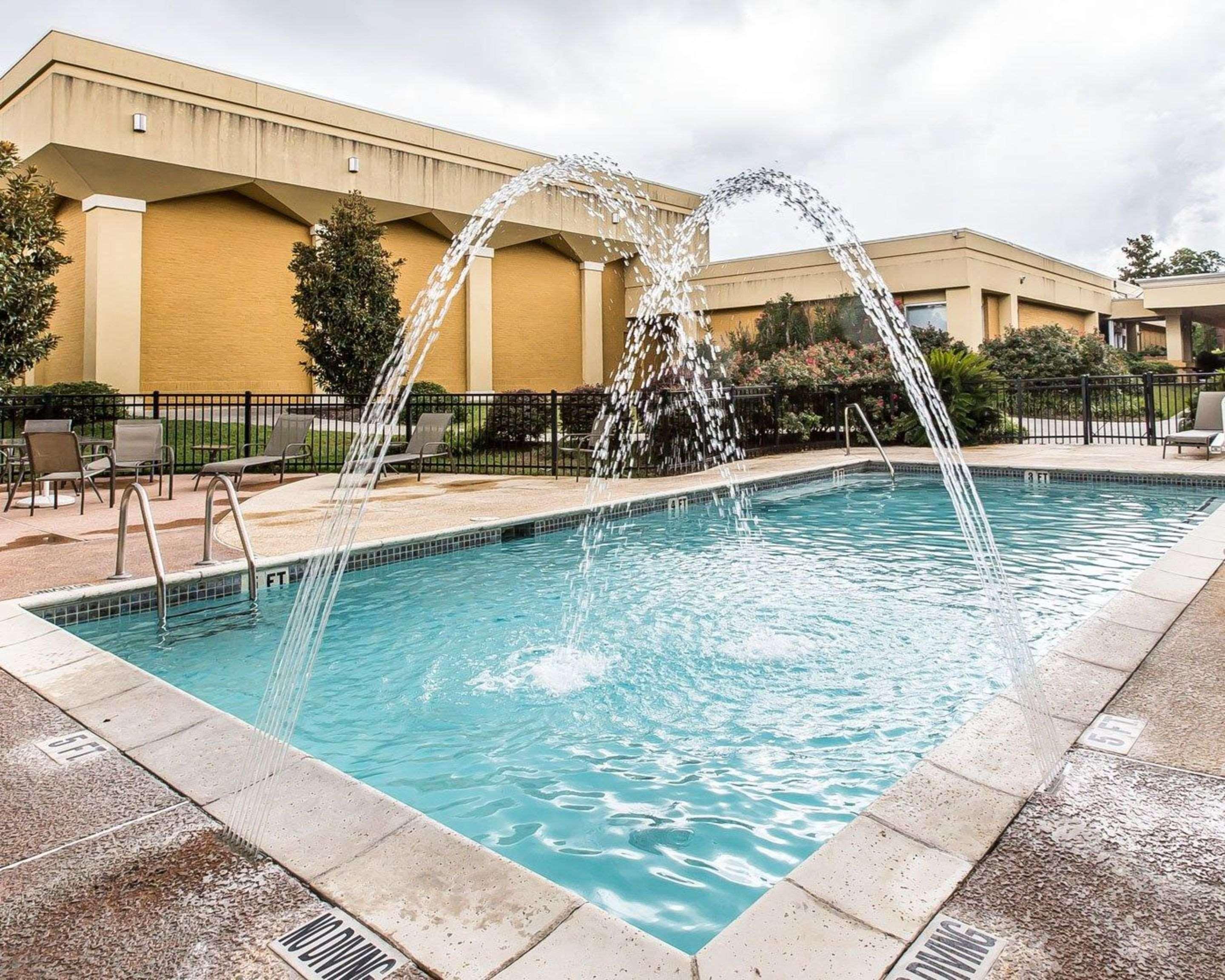 Quality Inn & Suites Conference Center Statesboro Historic District מראה חיצוני תמונה