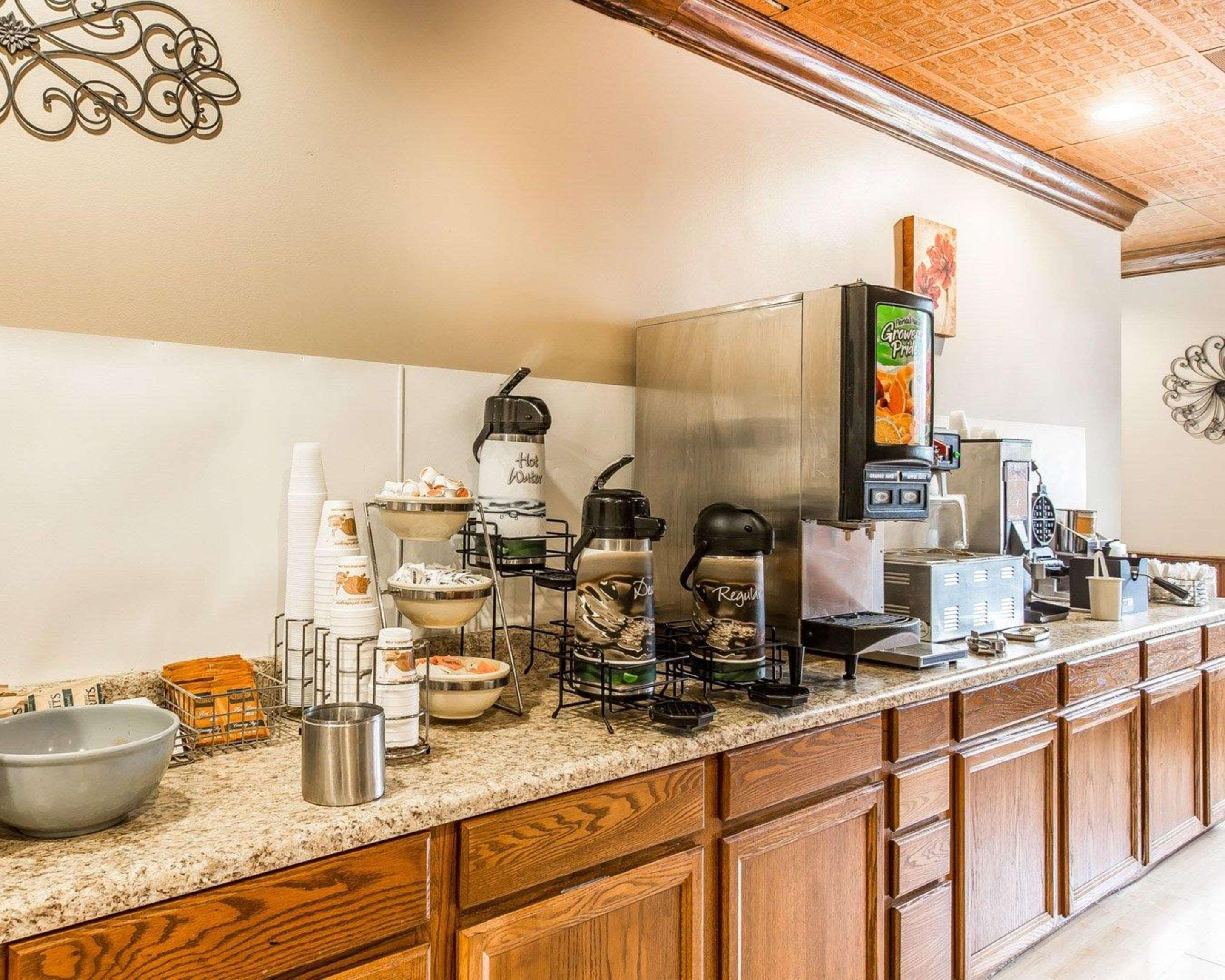 Quality Inn & Suites Conference Center Statesboro Historic District מראה חיצוני תמונה