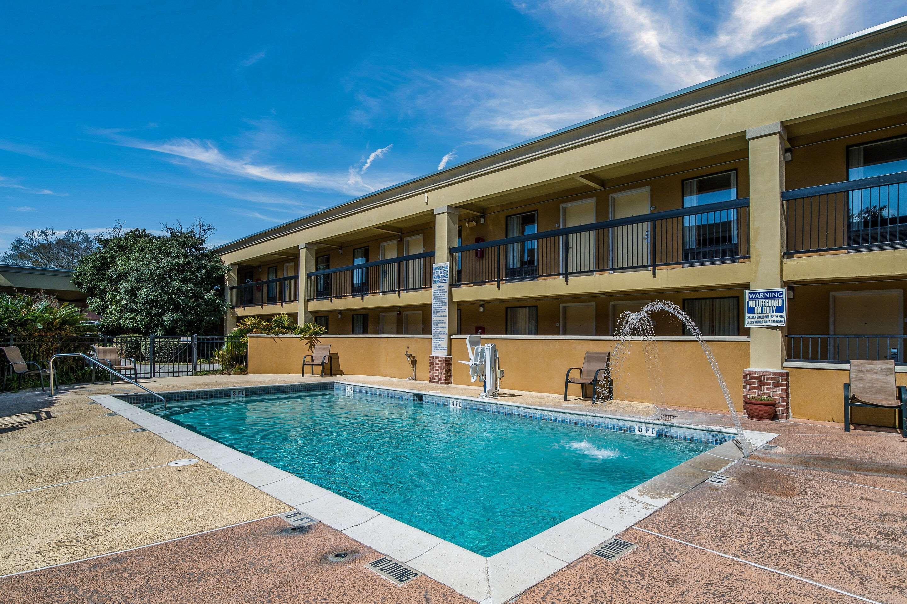 Quality Inn & Suites Conference Center Statesboro Historic District מראה חיצוני תמונה