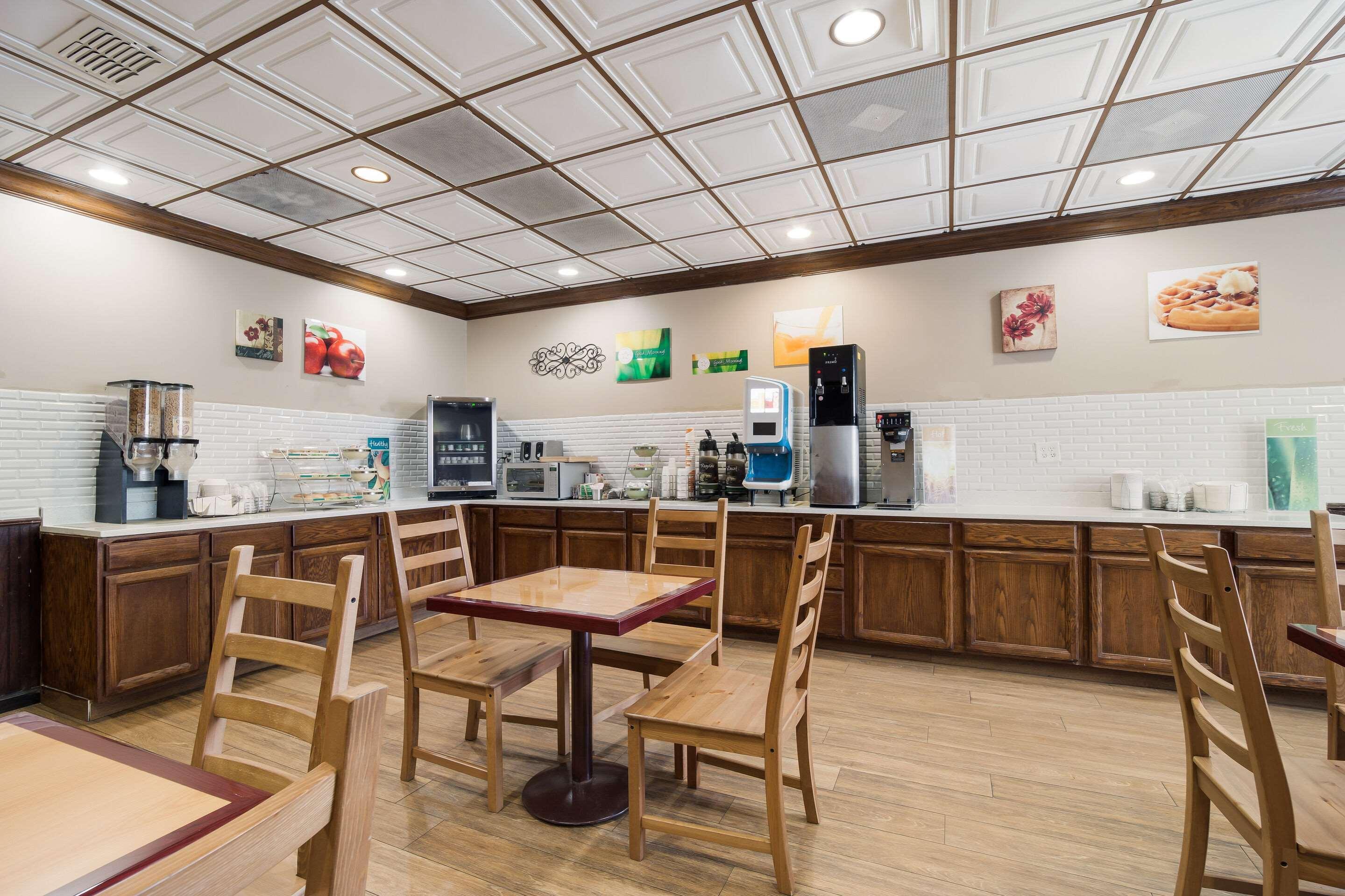 Quality Inn & Suites Conference Center Statesboro Historic District מראה חיצוני תמונה