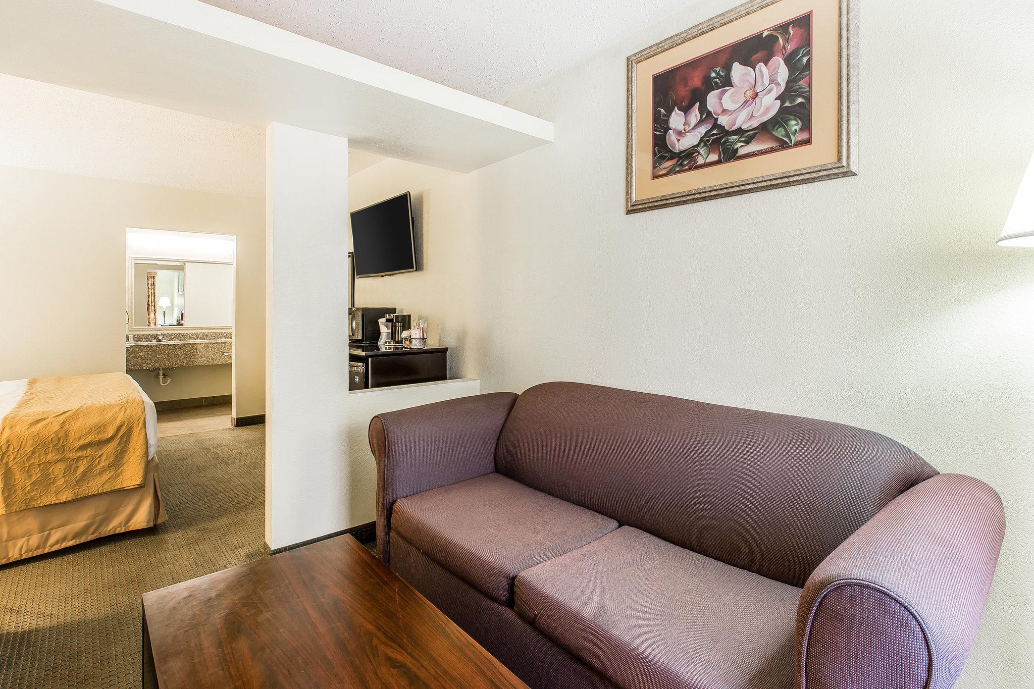 Quality Inn & Suites Conference Center Statesboro Historic District מראה חיצוני תמונה