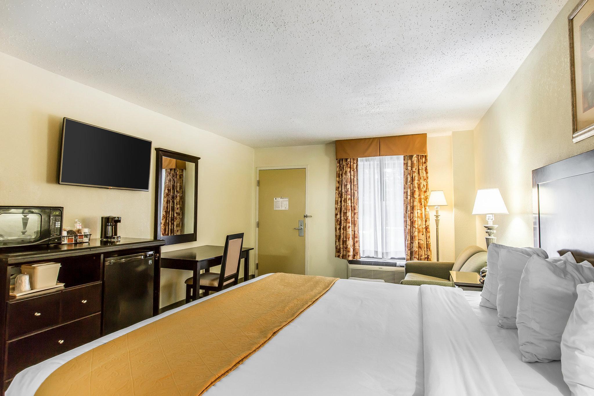 Quality Inn & Suites Conference Center Statesboro Historic District מראה חיצוני תמונה