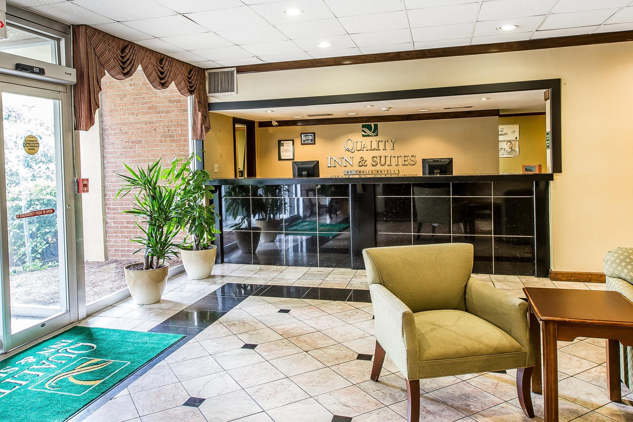 Quality Inn & Suites Conference Center Statesboro Historic District מראה חיצוני תמונה